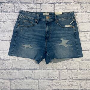 Universal Thread High Rise Midi Shorts. NWT Size 14